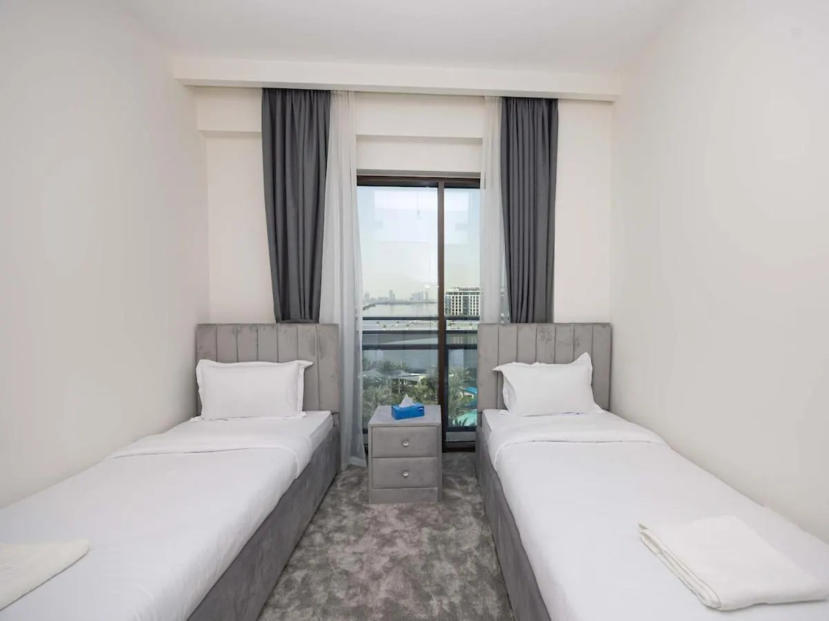 Beachfront Family Entire Unit In Dubai Ras Al-Khor 0*,